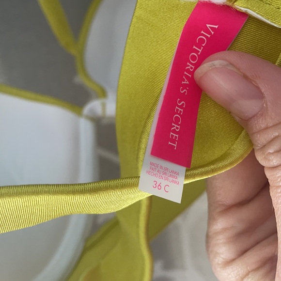 Bikini - Picture 3 of 6